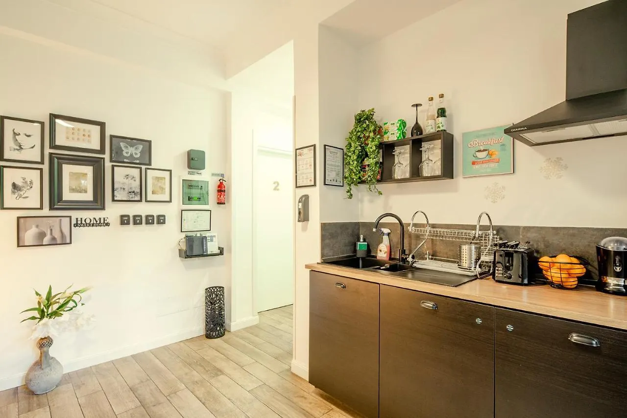 Garden House - Luxury Guest House - Self Check-In Only Rome