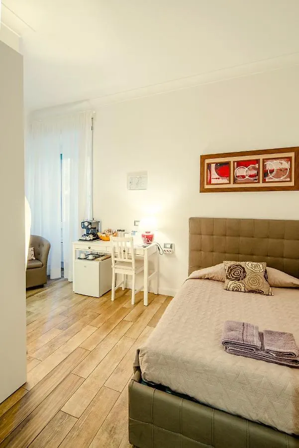 Garden House - Luxury Guest House - Self Check-In Only Rome
